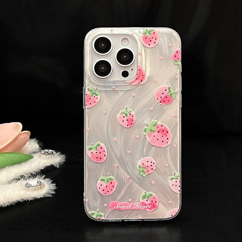 iPhone15対応】かわいい苺がいっぱい◎あまーい！ イチゴ フェザー