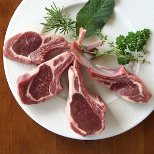 ラム肉 放牧 仔羊 骨付きチャップ 4本入りラムチョップ　約260ｇ オーストラリア産 グラスフェッド 子羊