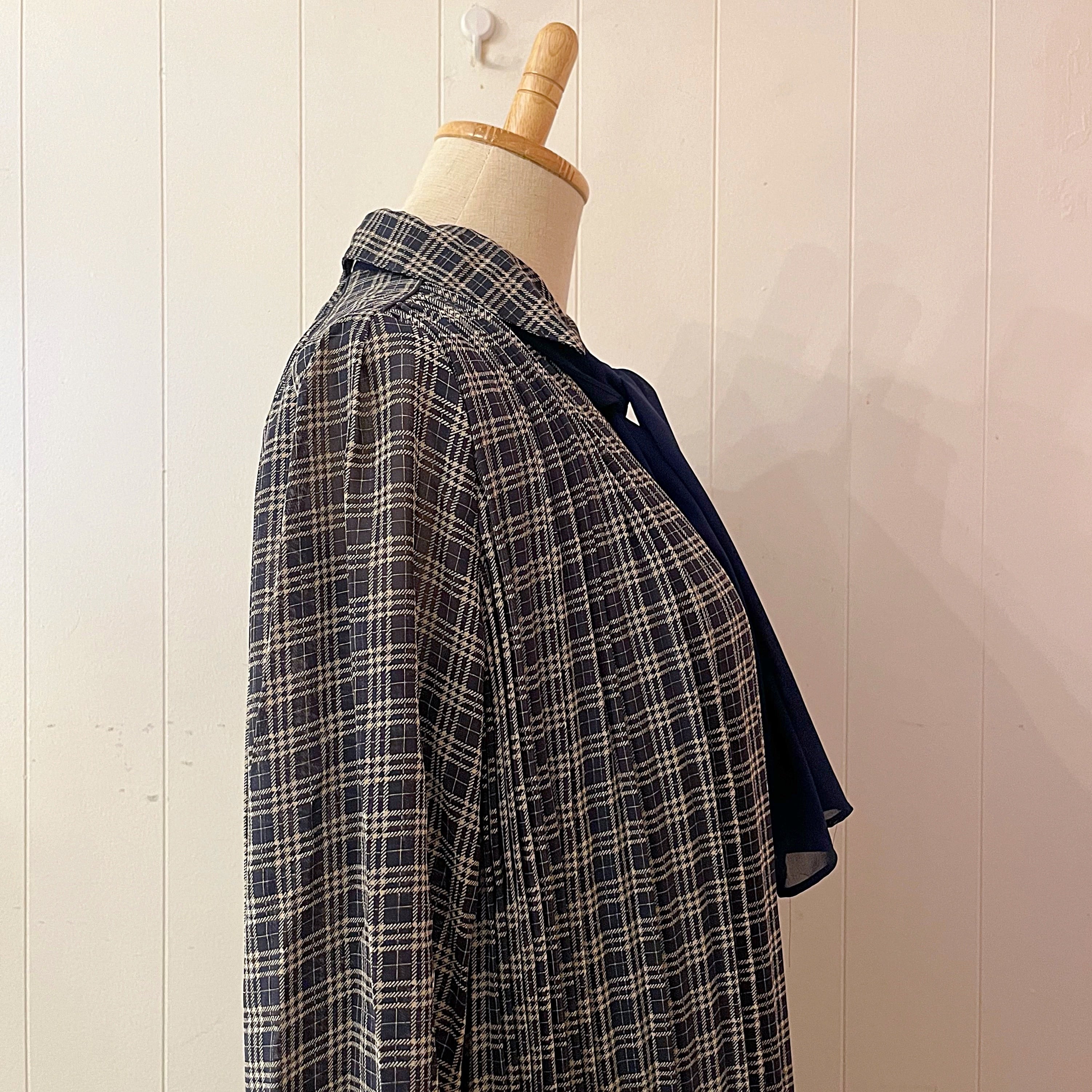 navy check scarf pleats one-piece