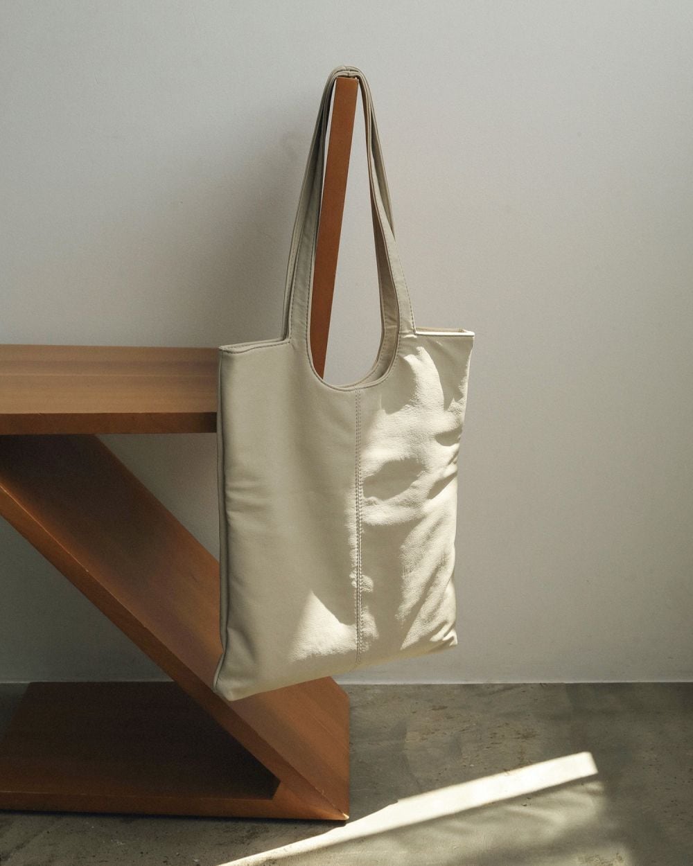 anuke(アンヌーク) Ecoleather Tote Bag | サウスオレンジ｜メンズ