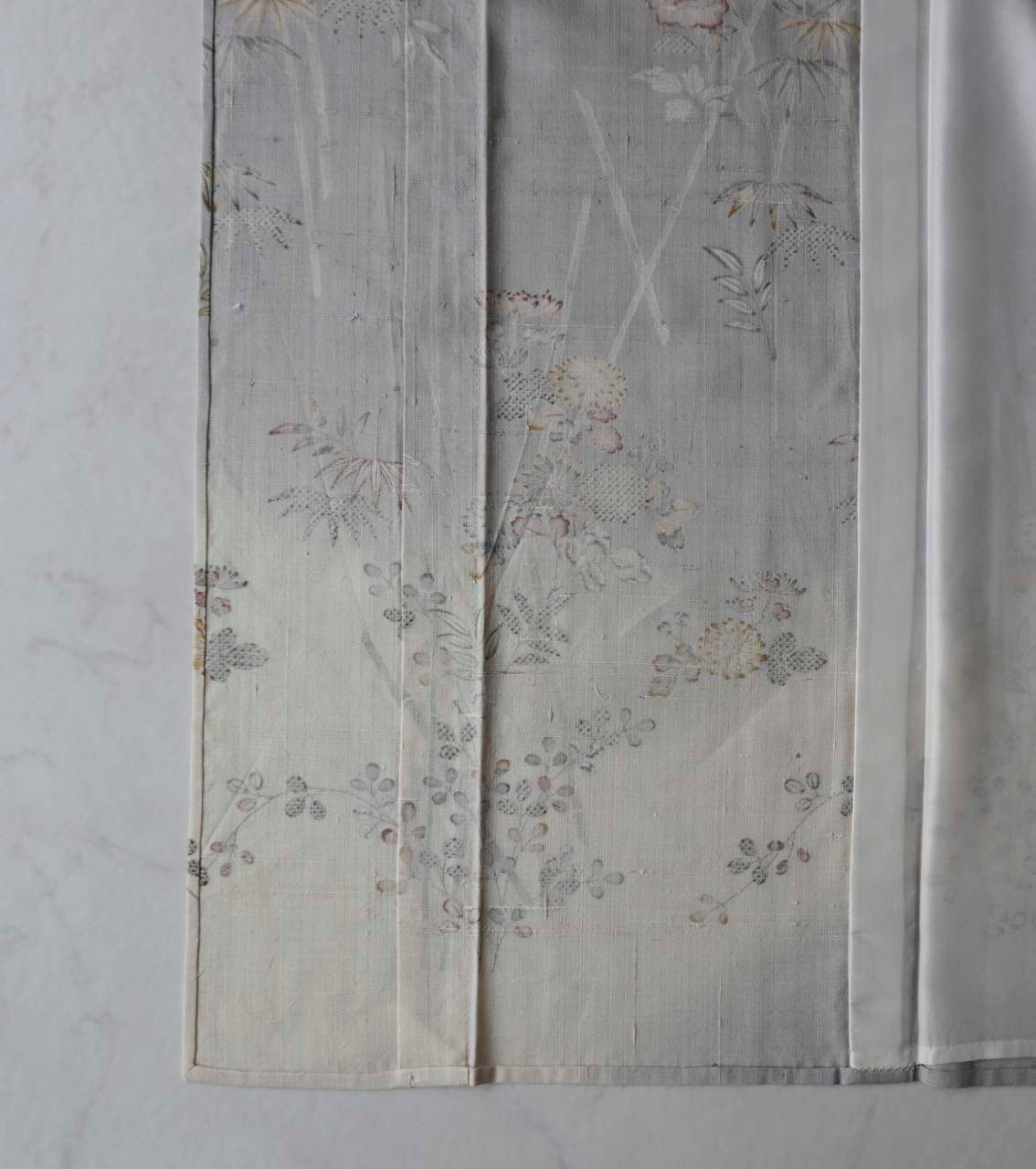 生紬 単衣 付下げ訪問着 正絹 手描き 花文 居敷当て イ6773 単衣】しょうざん 花文 生紬 訪問着 | 大山キモノ・ちぇらうなぼるた