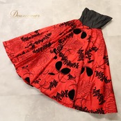 フラダンス 衣装 ALOHA STANDARDS アロハスタンダード ワンピース ドレス レッド系 プルメリア柄 モンステラ柄 花柄 植物柄 ハワイアンプリント ハワイアン アロハ フラ ダンス レッスン 練習 ハワイアンダンス 赤 黒 ブラック系 フレアスカート 華やか 鮮やか かわいい おしゃれ