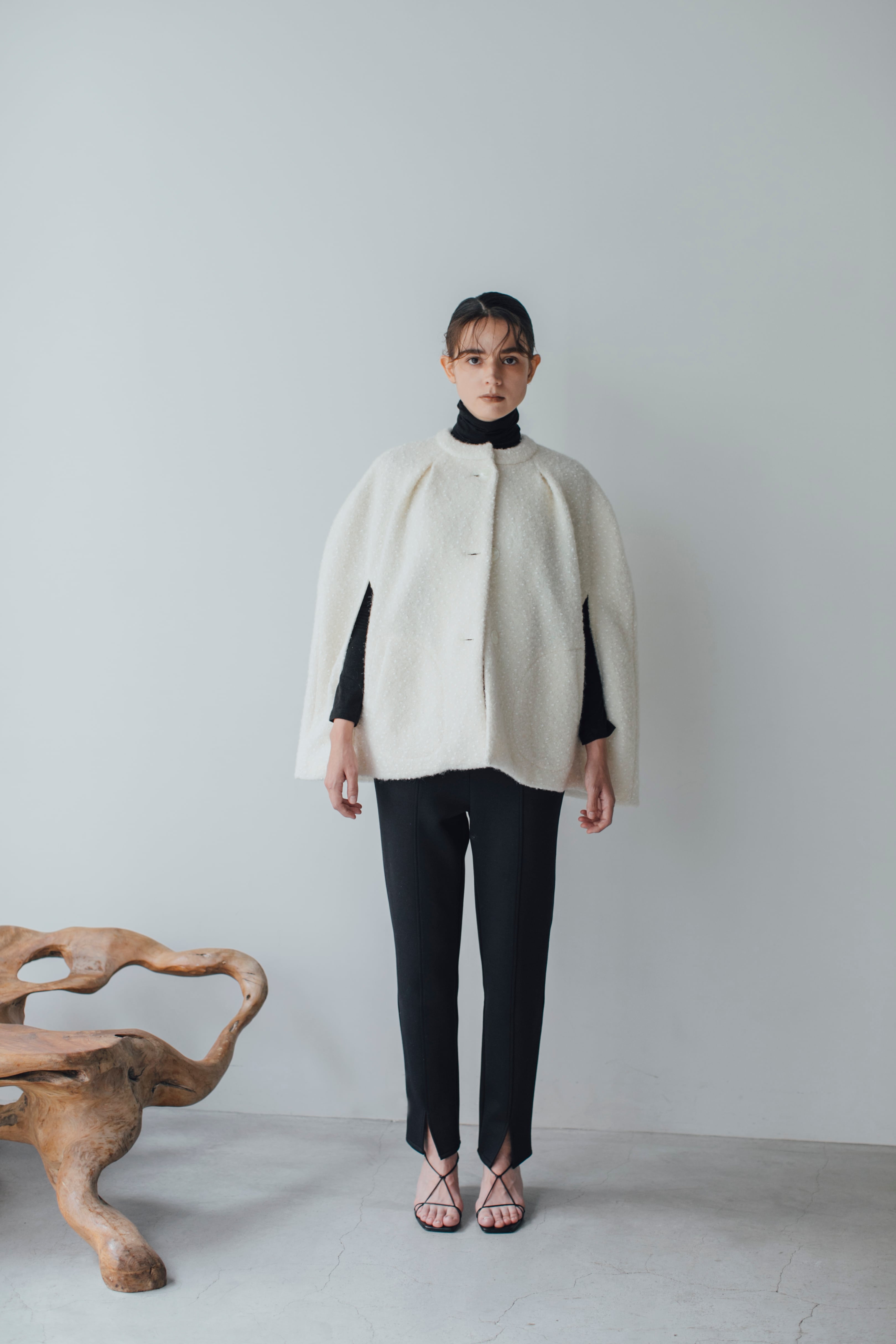 eLLa select shop dot wool boa cape white