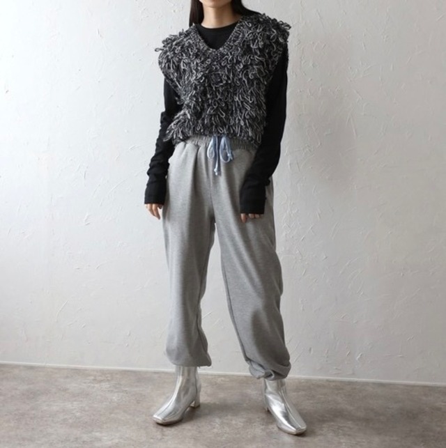 ループ編みショートベスト