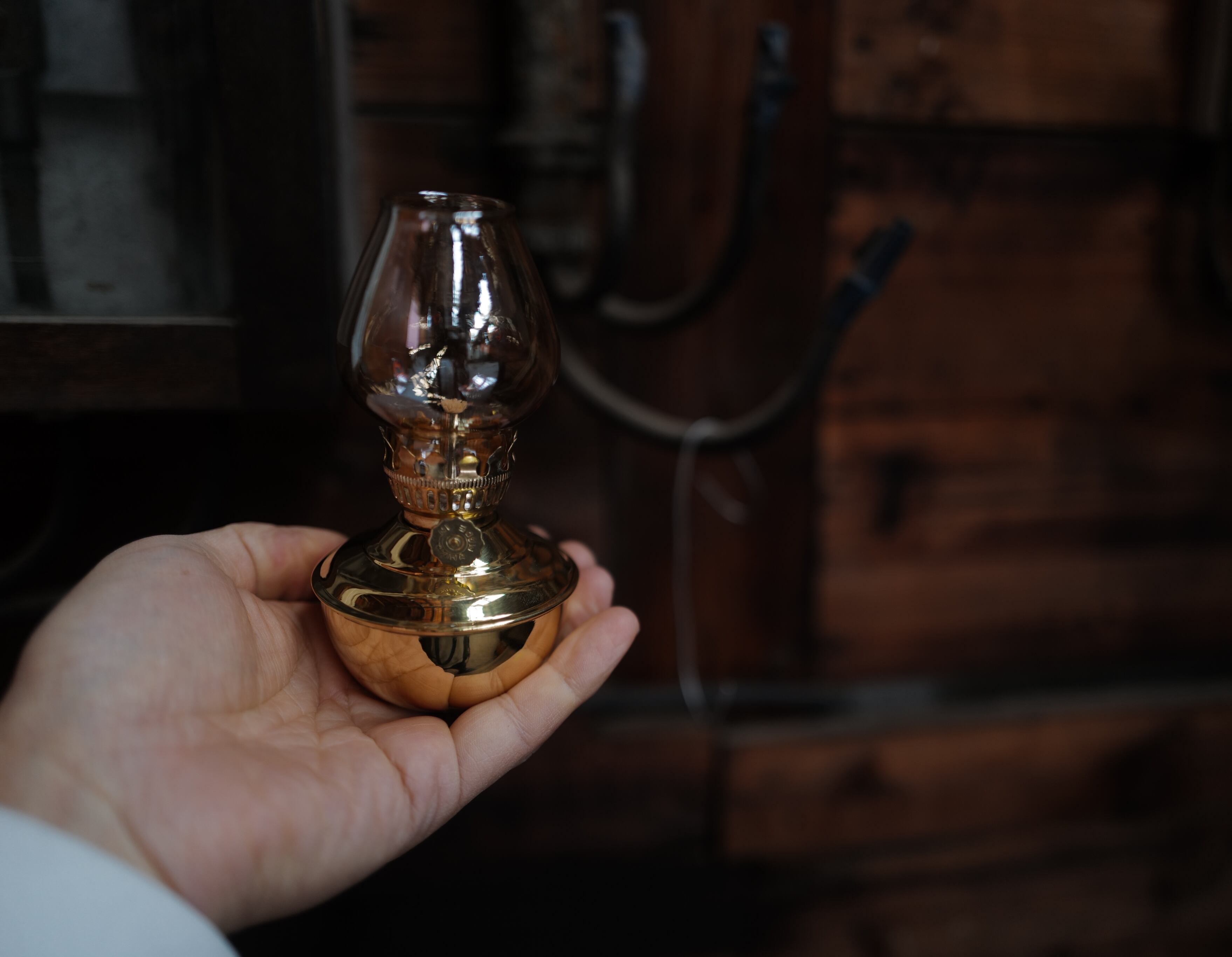 真鍮無垢油壺 アンバー豆ホヤ棒芯ランプ | Camp Shop Lantern