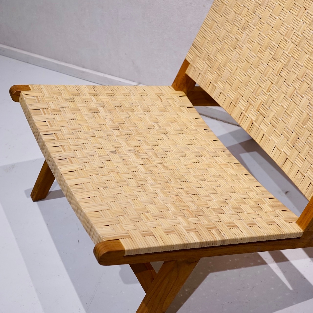 NOWHERE LIKE HOME ノーウェアライクホーム TUSKER タスカー ラウンジチェア パーソナルチェア ラタンチェア 椅子 チェア チーク材 モダン 北欧 ナチュラル