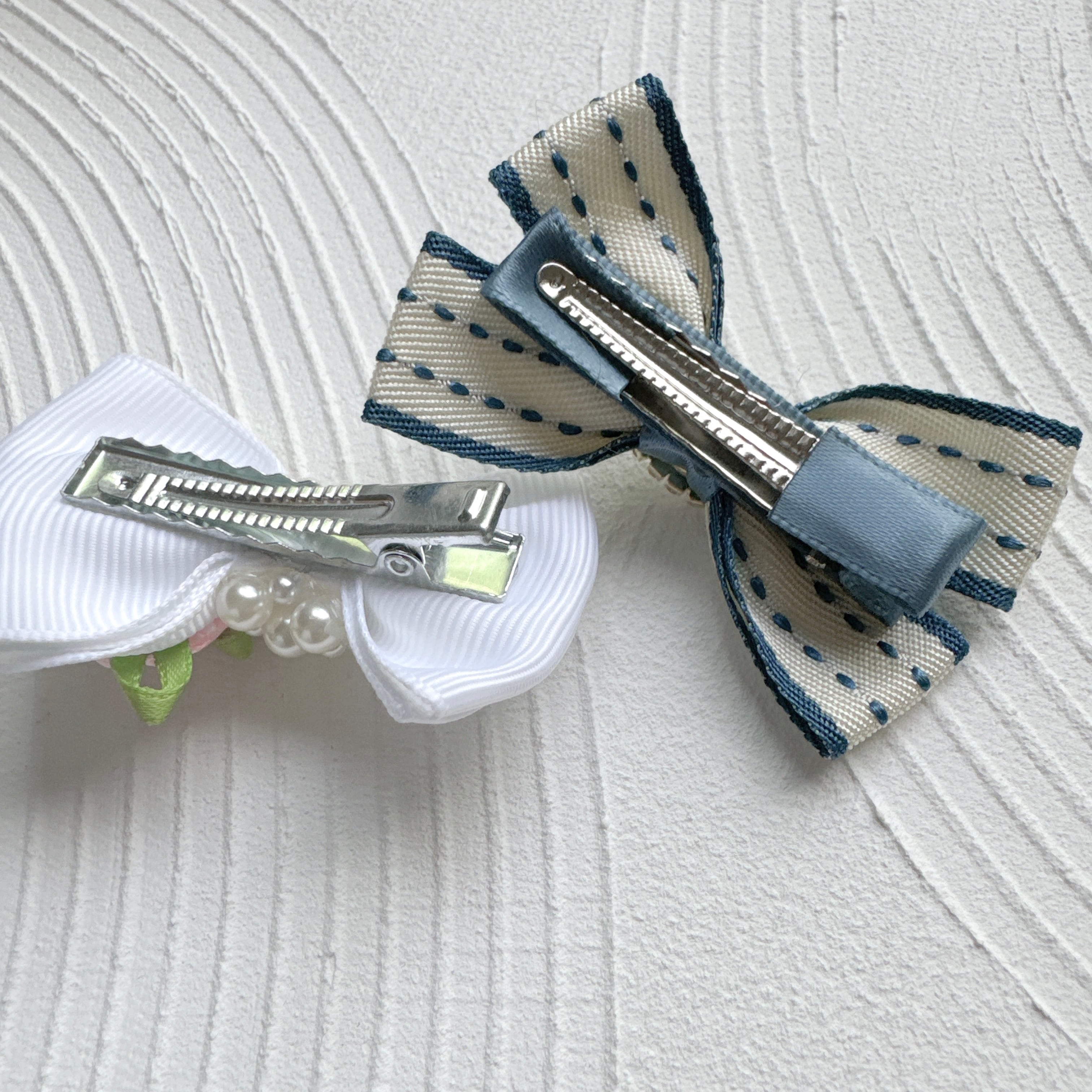 お花とビジュのリボンパッチン