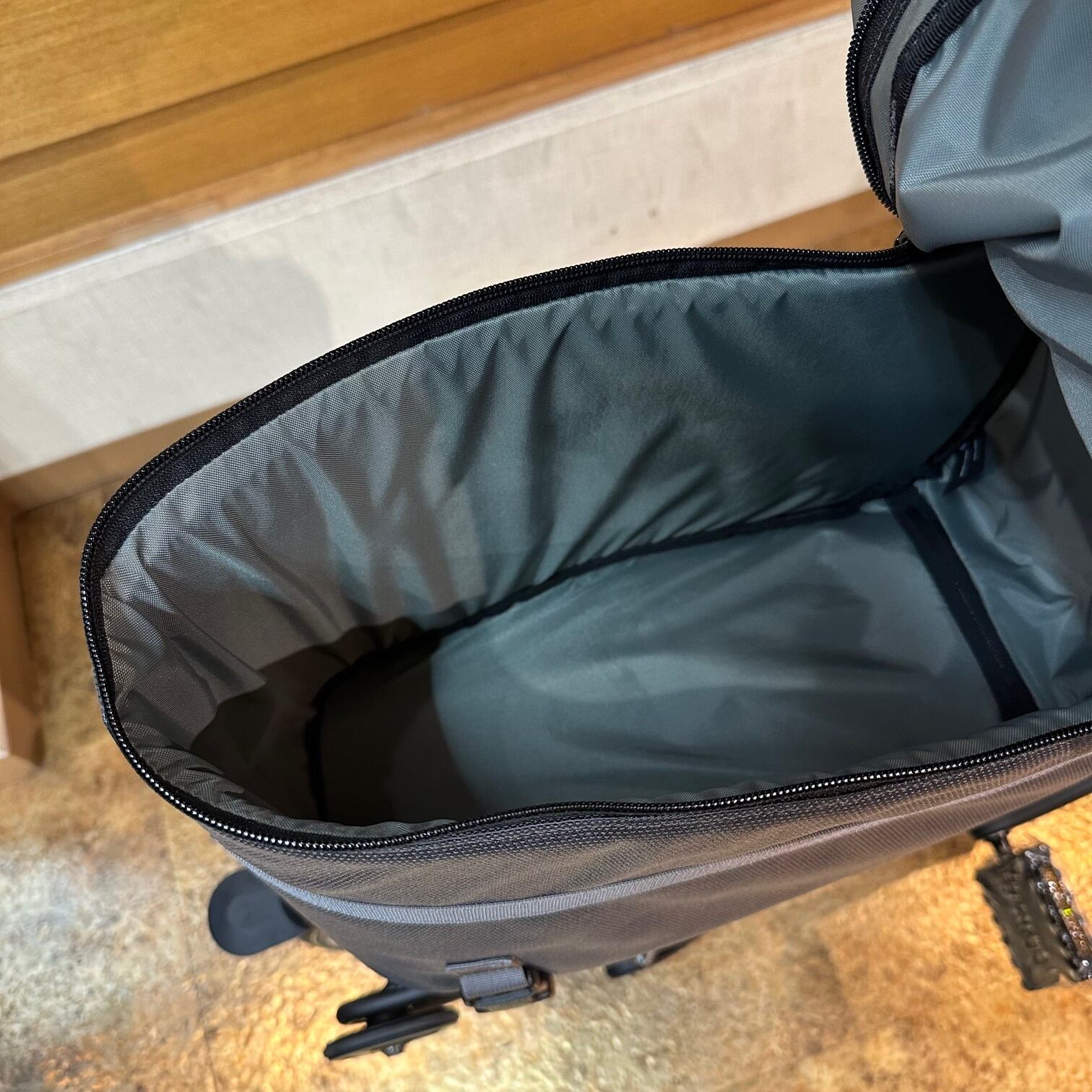 Borough Roller Rack Bag Dark Grey | LORO ONLINE STORE