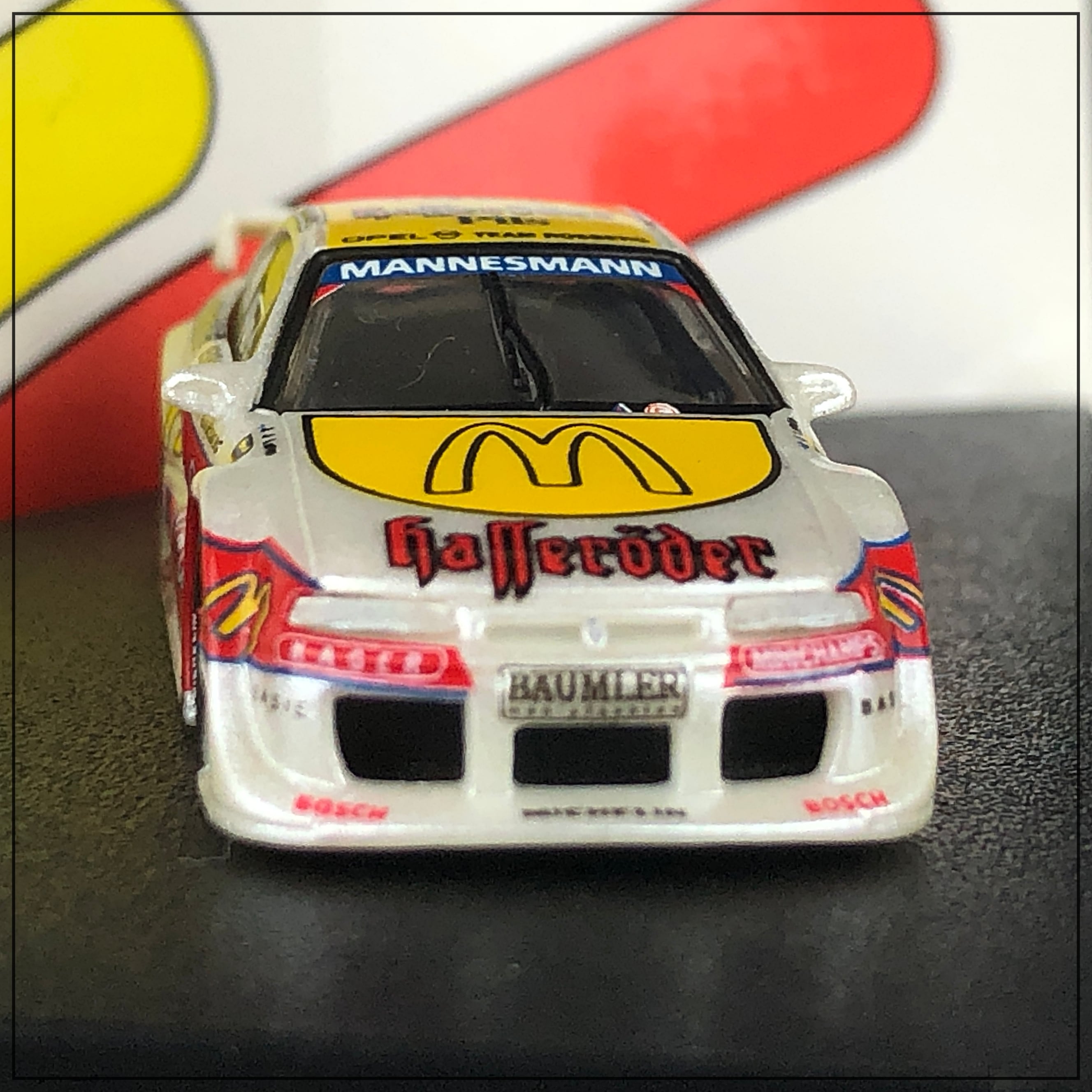 【MINICHAMPS】OPEL CALIBRA V6 ミニカー