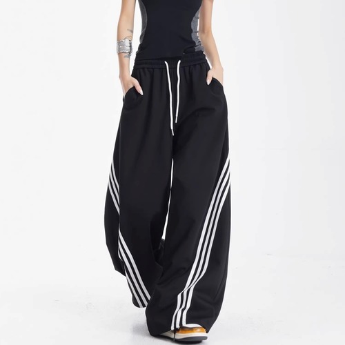 サイドライントラックワイドカーブパンツ 1col   R01868