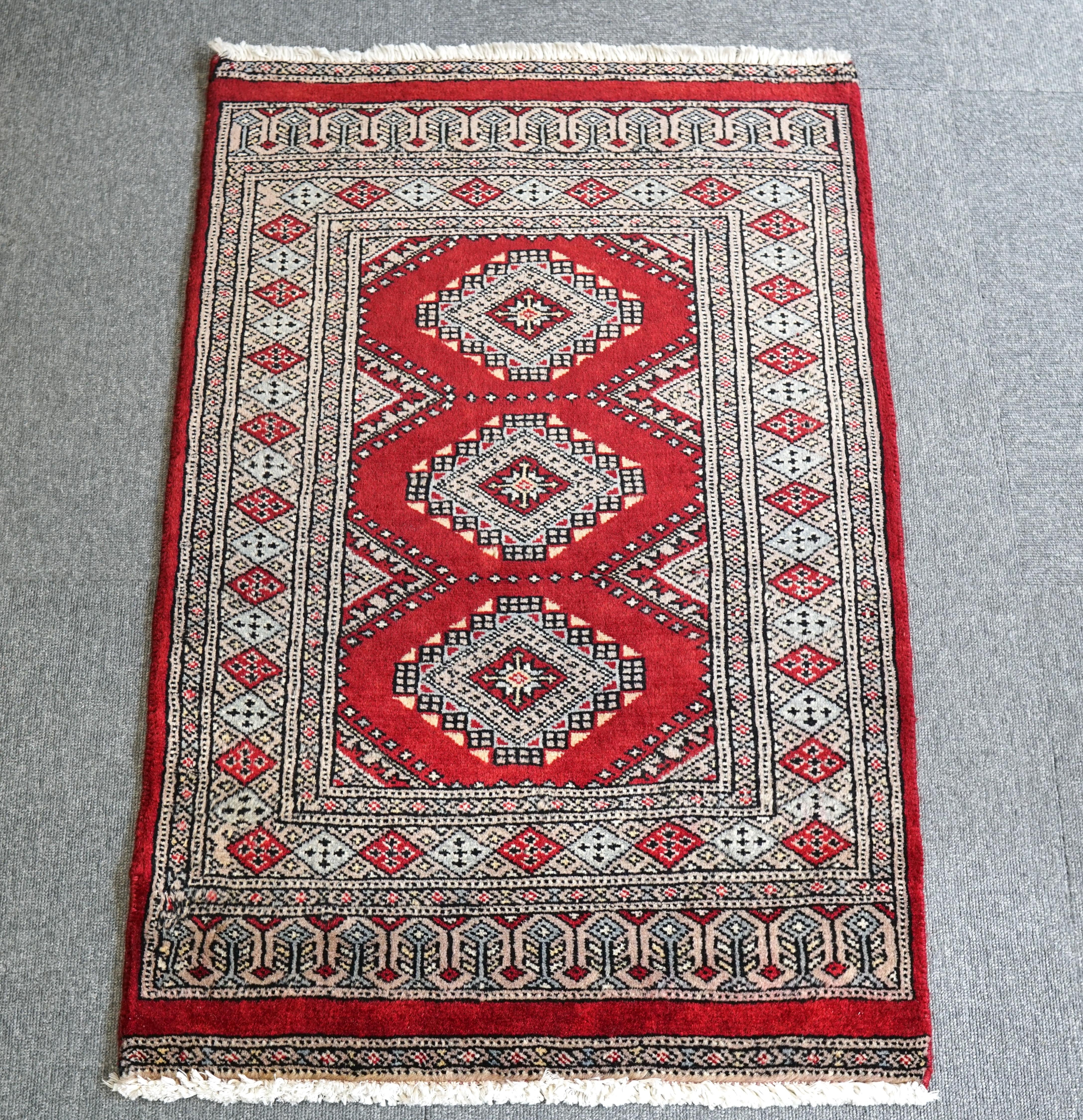90×61cm【パキスタン手織り絨毯】 | Decorworks