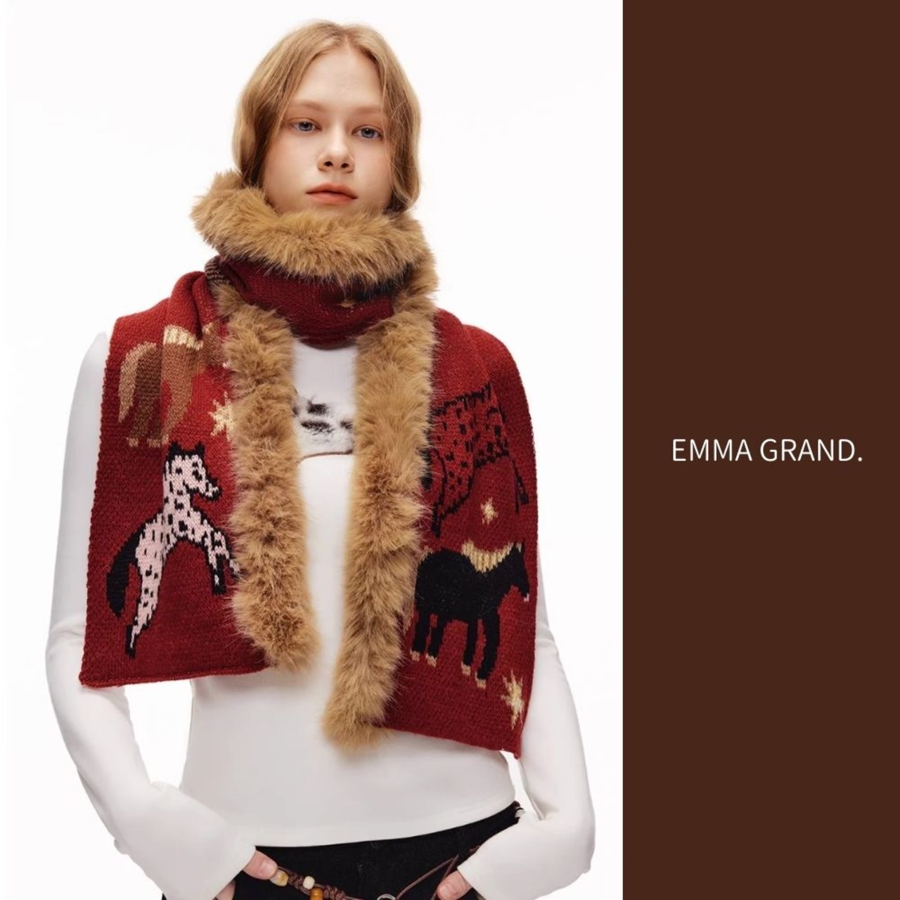 銀河を歩く馬たちのファーニットマフラーにします　E00620