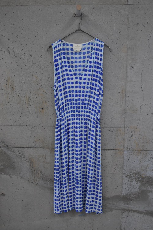 Square pattern deep V-neck one-piece