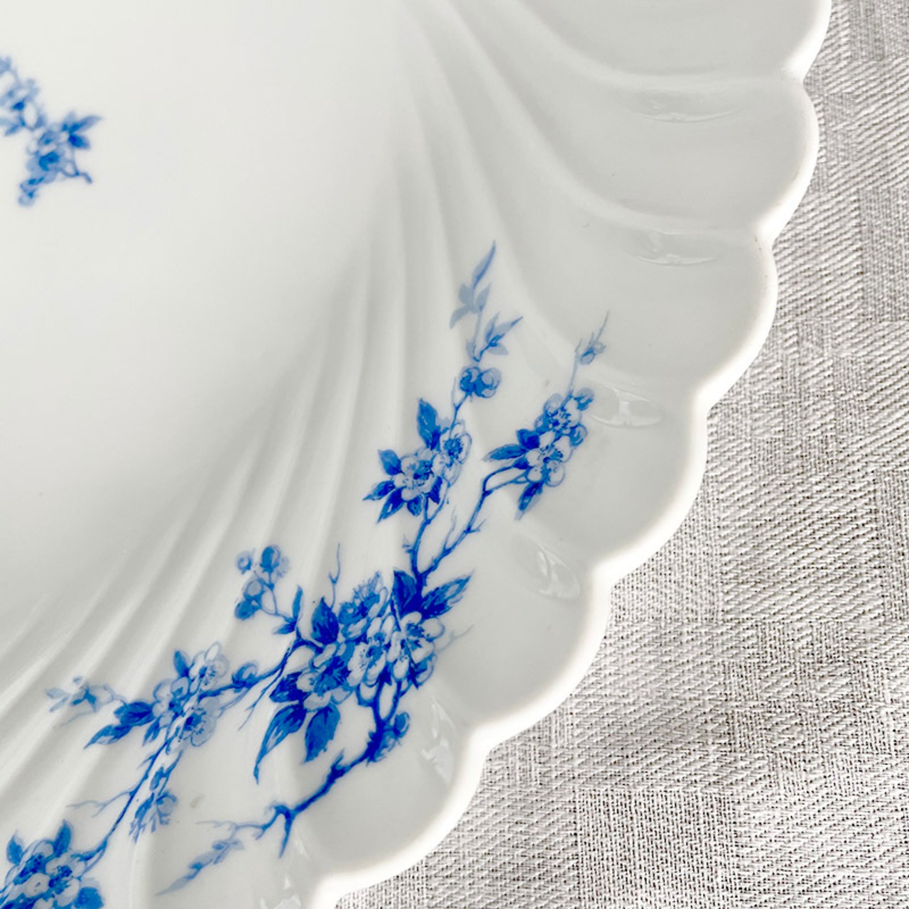 リモージュ アビランド　大皿　青い小花　未使用品 Limoges Haviland 12twdj41-1