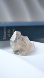 「水と翠緑」ヒマラヤクォーツwithグリーンクローライト | Himalaya Quartz with Green  Chlorite  ◇ 天然石・鉱物・パワーストーン・原石 | st00050