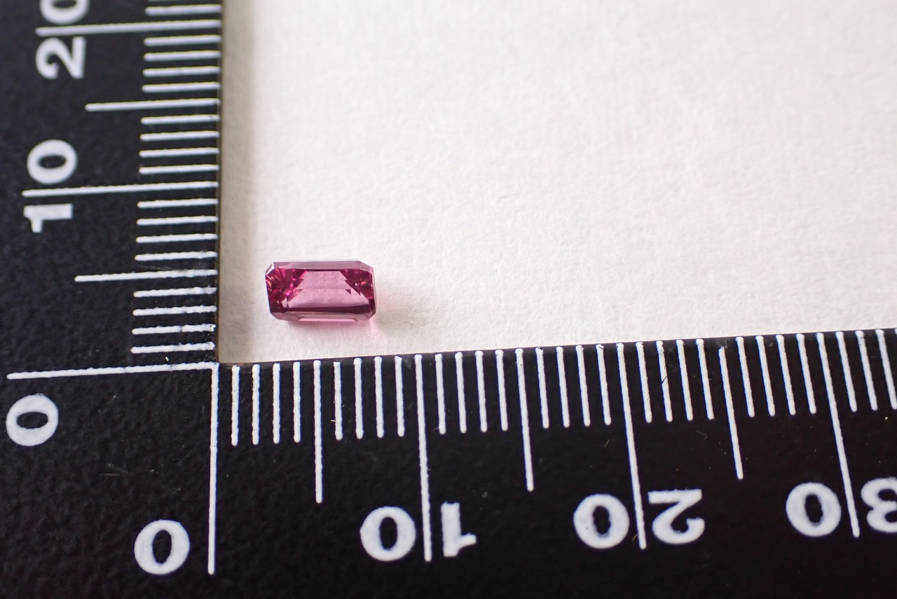 ロードライトガーネット　0.63ct　[C7‐741]