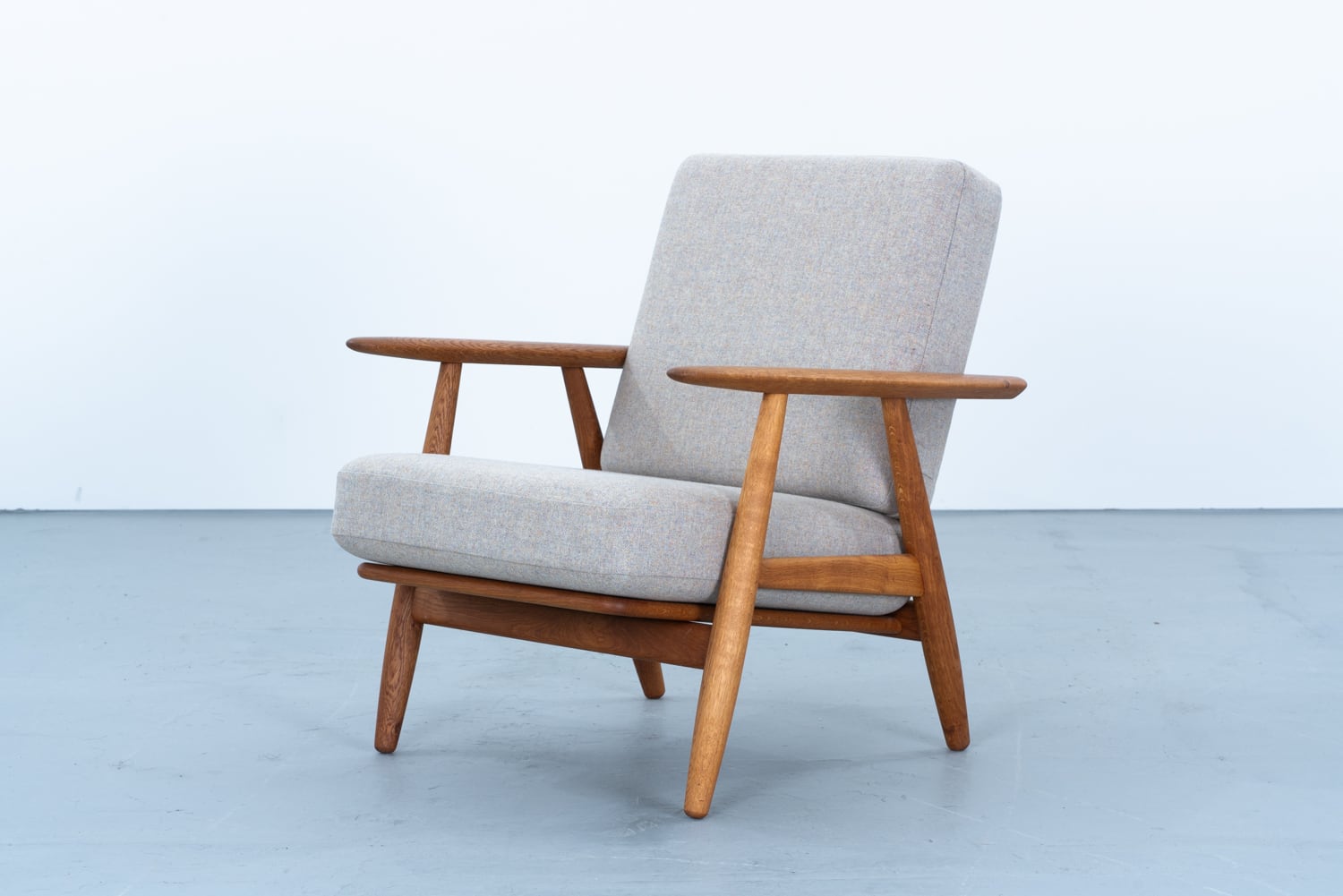 Hans J Wegner | GE240 easy chair & GE240S ottoman set | kaikki
