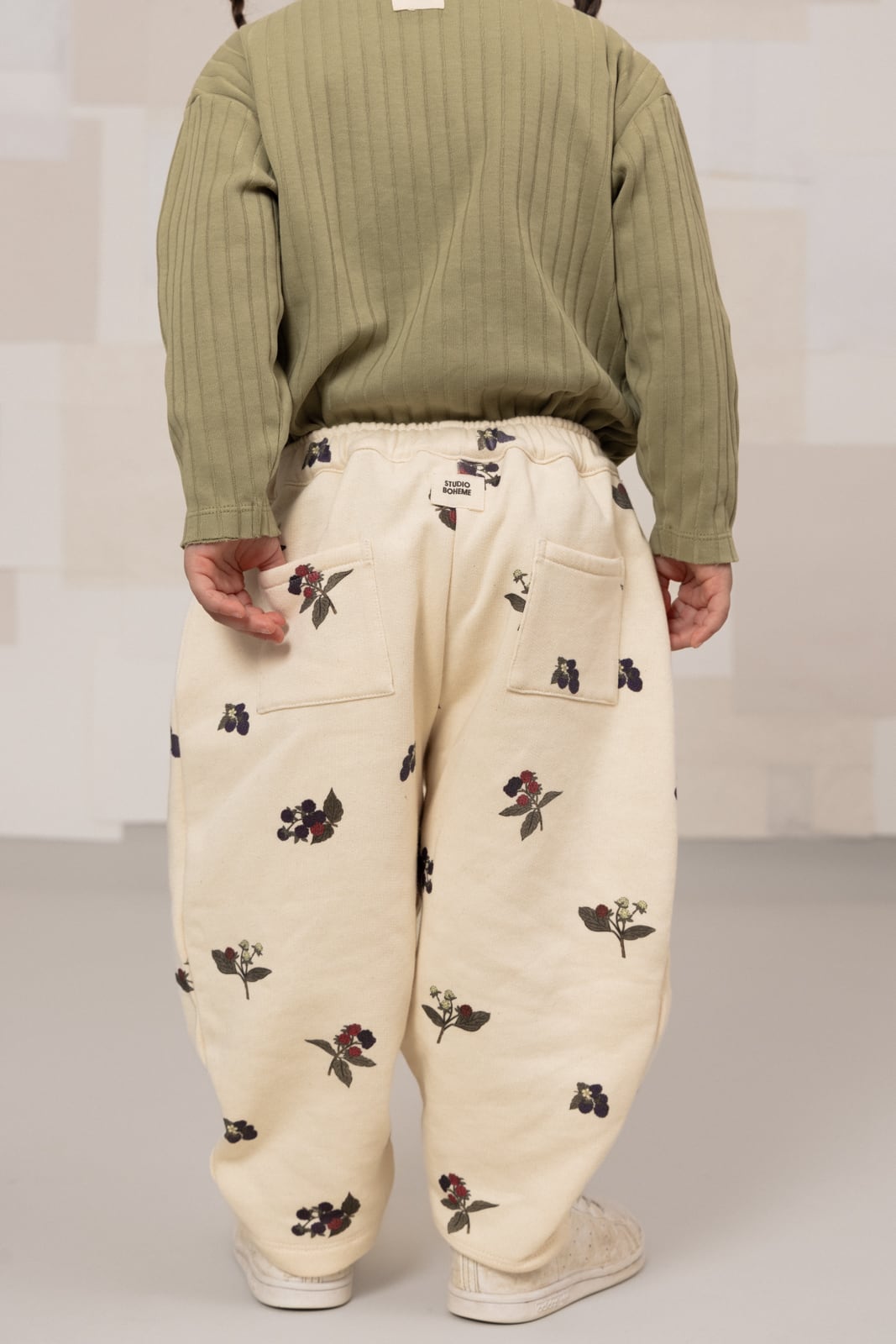 STUDIO BOHEME / CARROT PANTS - ECRU / BLACKBERRIES | Pay ID