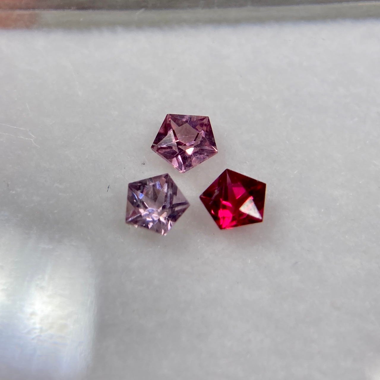 スピネル 星のブローチ 3点セット　約3mm*3mm No.3-5