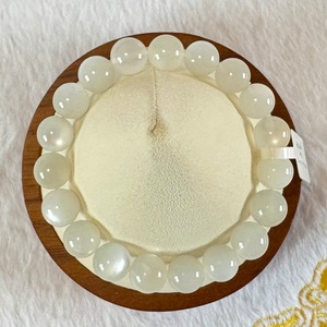 ホワイトムーンストーン タンザニア産 丸珠10㎜、内周16㎝