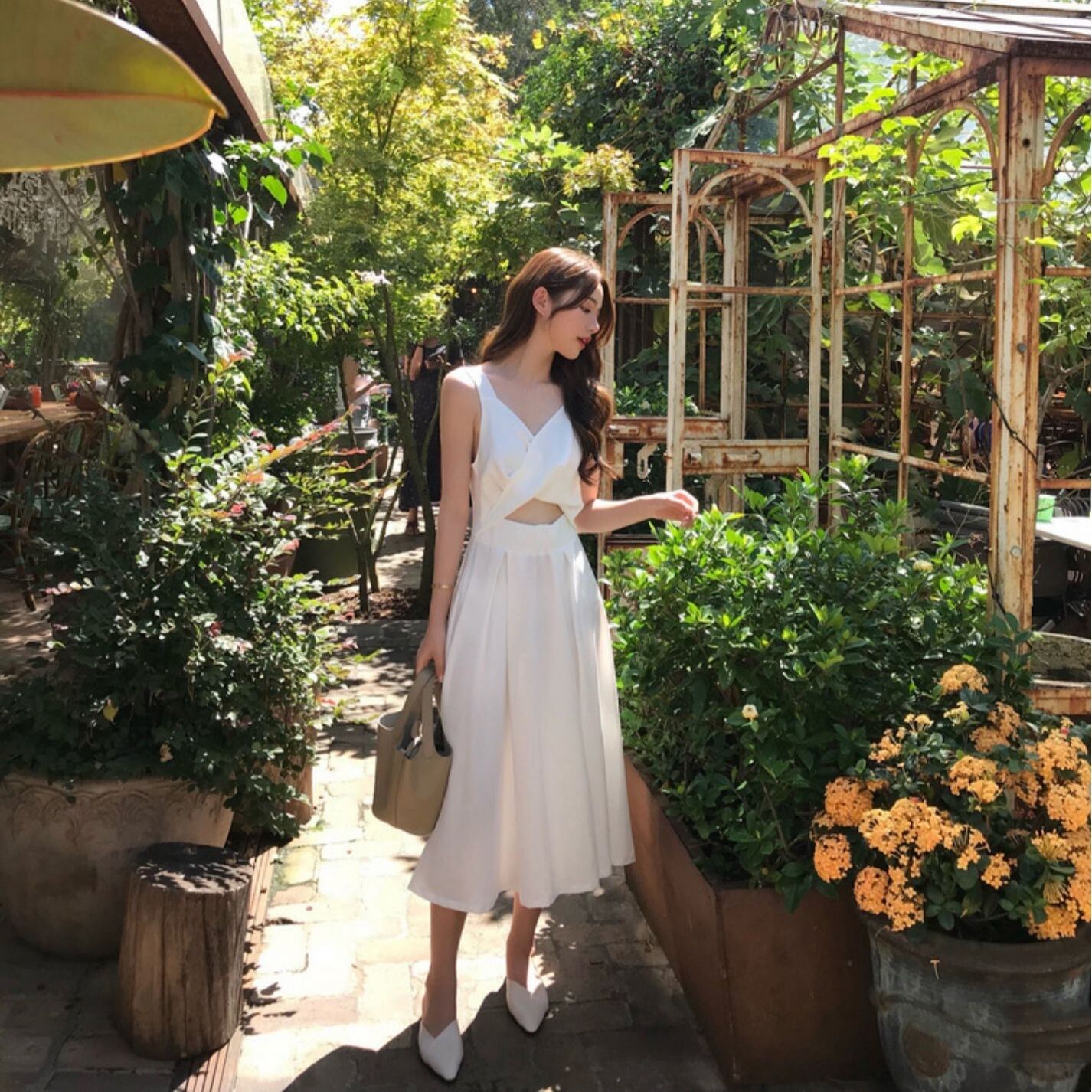 ワンピース レディース 4色 キャミワンピ ミモレ ミモレ丈 ノースリーブ かわいい 大人可愛い きれいめ エレガント フェミニン おしゃれ お洒落 おとな ナチュラル こなれ感 ラブリー キュート ガーリー ロマンチック 抜け感 主役級 存在感 無地 学生 通学 デート お出かけ 女子会 休日 リゾート 旅行 S M L XL 夏 10代 20代 30代 韓国 韓国系 着回し 普段使い 重ね着 ファッション コーデ モテ トレンド 流行 へそ出し インスタ映え 送料無料