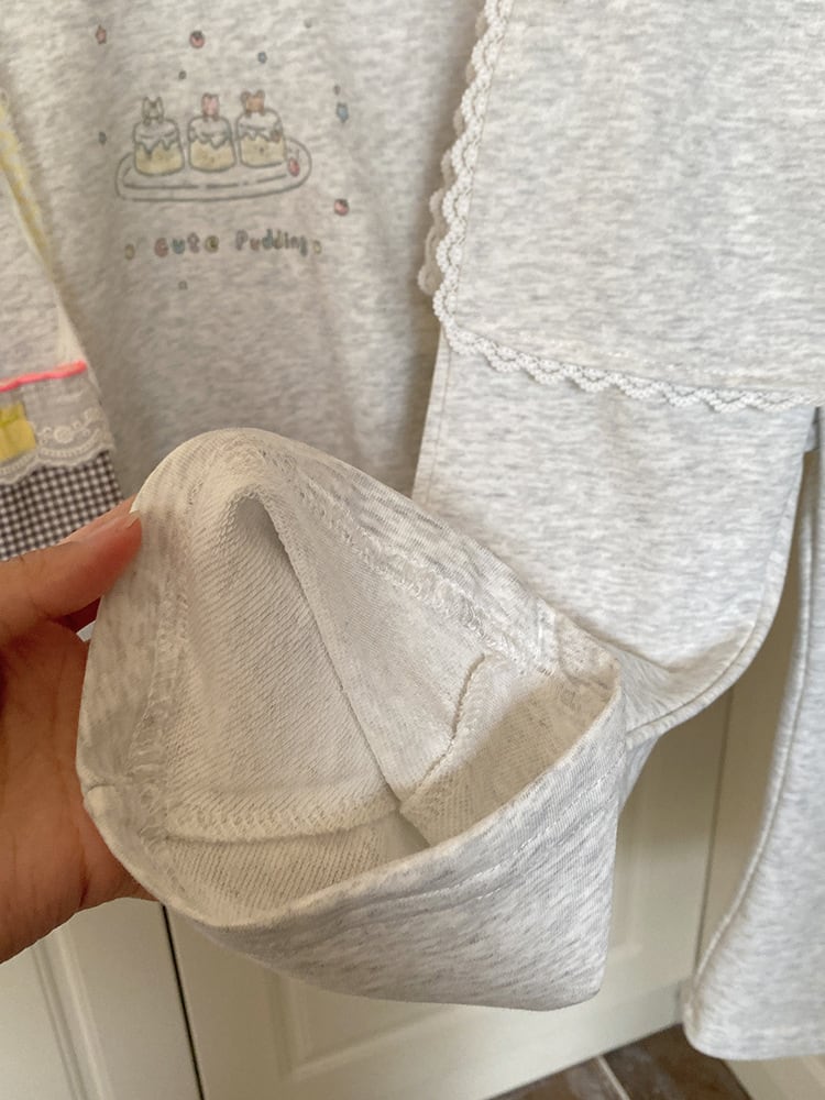 スカート付フレアパンツ×イラストトレーナー　セットアップ