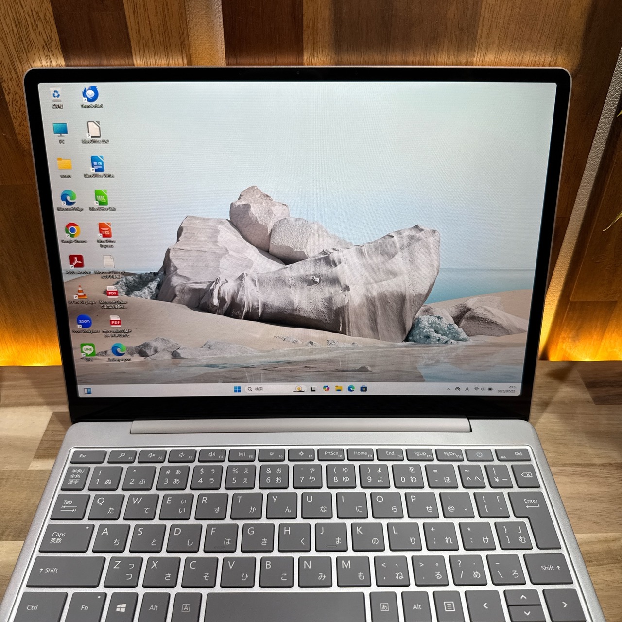 \ 公式ショップ限定価格❣️/ 準美品《タッチパネル式》Surface Laptop Go プラチナ 第10世代 メモリ8GB SSD128GB ノートパソコン 安心サポート＆3ヶ月保証付き