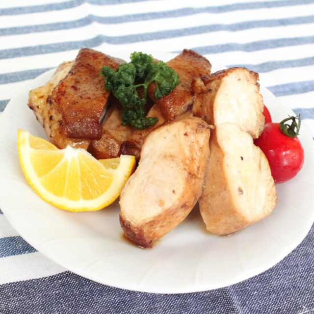 Halal Chicken Breast (With Skin) Breeder 1kg  Japanハラル種鶏ムネ肉（皮あり）国産