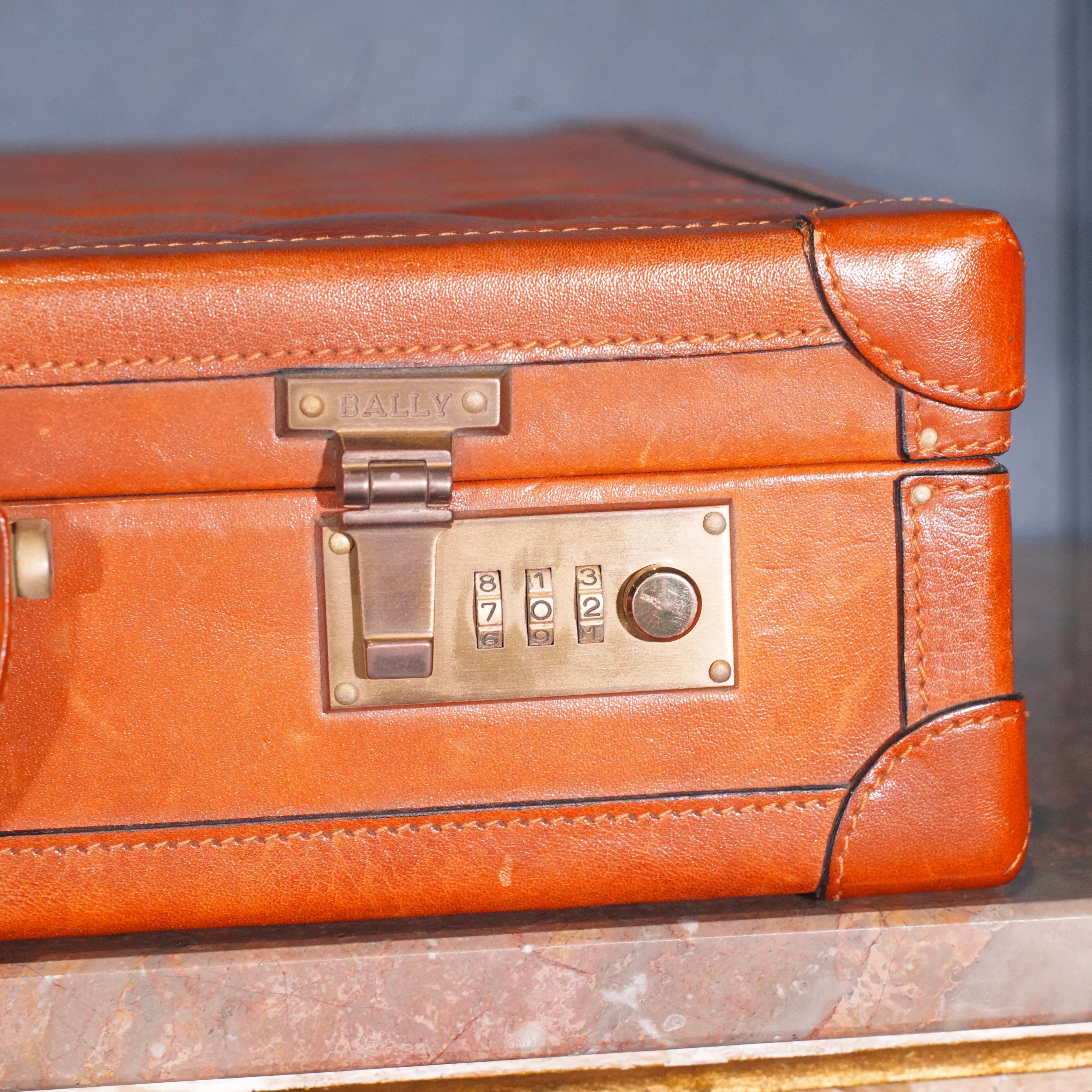 BALLY バリーレザーアタッシュケース（ビジネスバッグ） BALLY DIAMOND QUILTING STITCH DESIGN LEATHER ATTACHE CASE/バリー