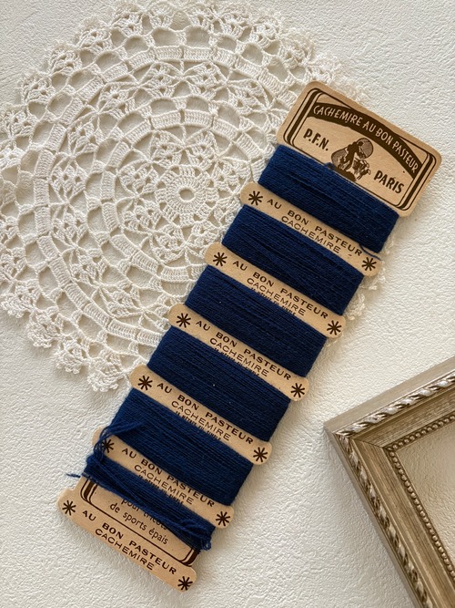 フランスアンティーク 糸巻き P.F.N.社（Poiret Freres & Neyeu）カシミア糸 ネイビー インテリア小物 撮影小物