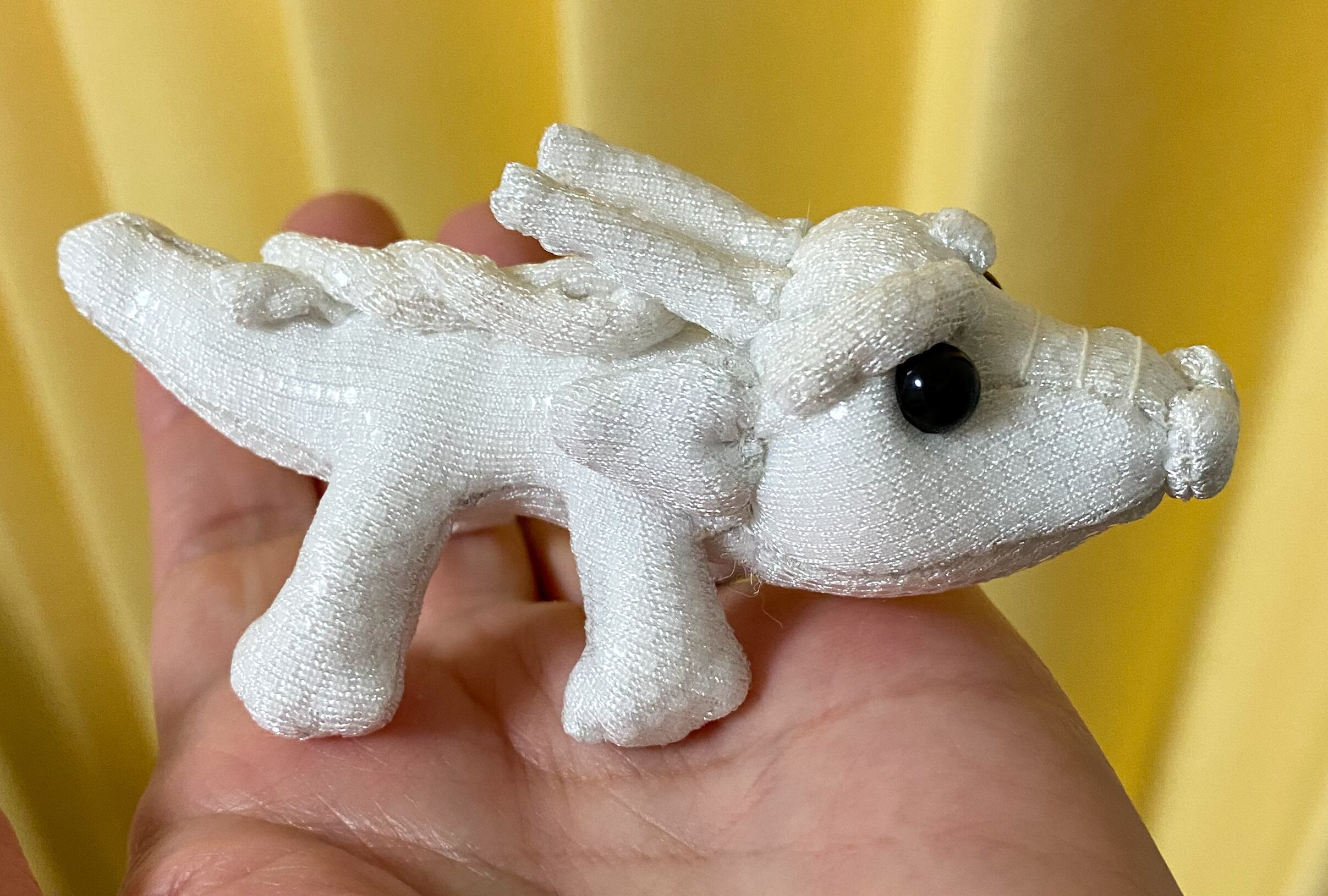 小さい白龍のぬいぐるみ | つくもぐるみの社