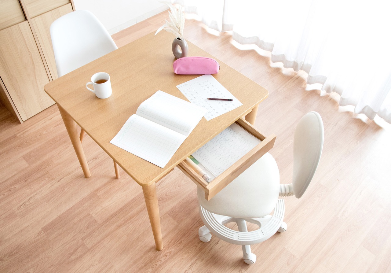 引き出し付きダイニングテーブル 幅75cm Patico（パティコ）