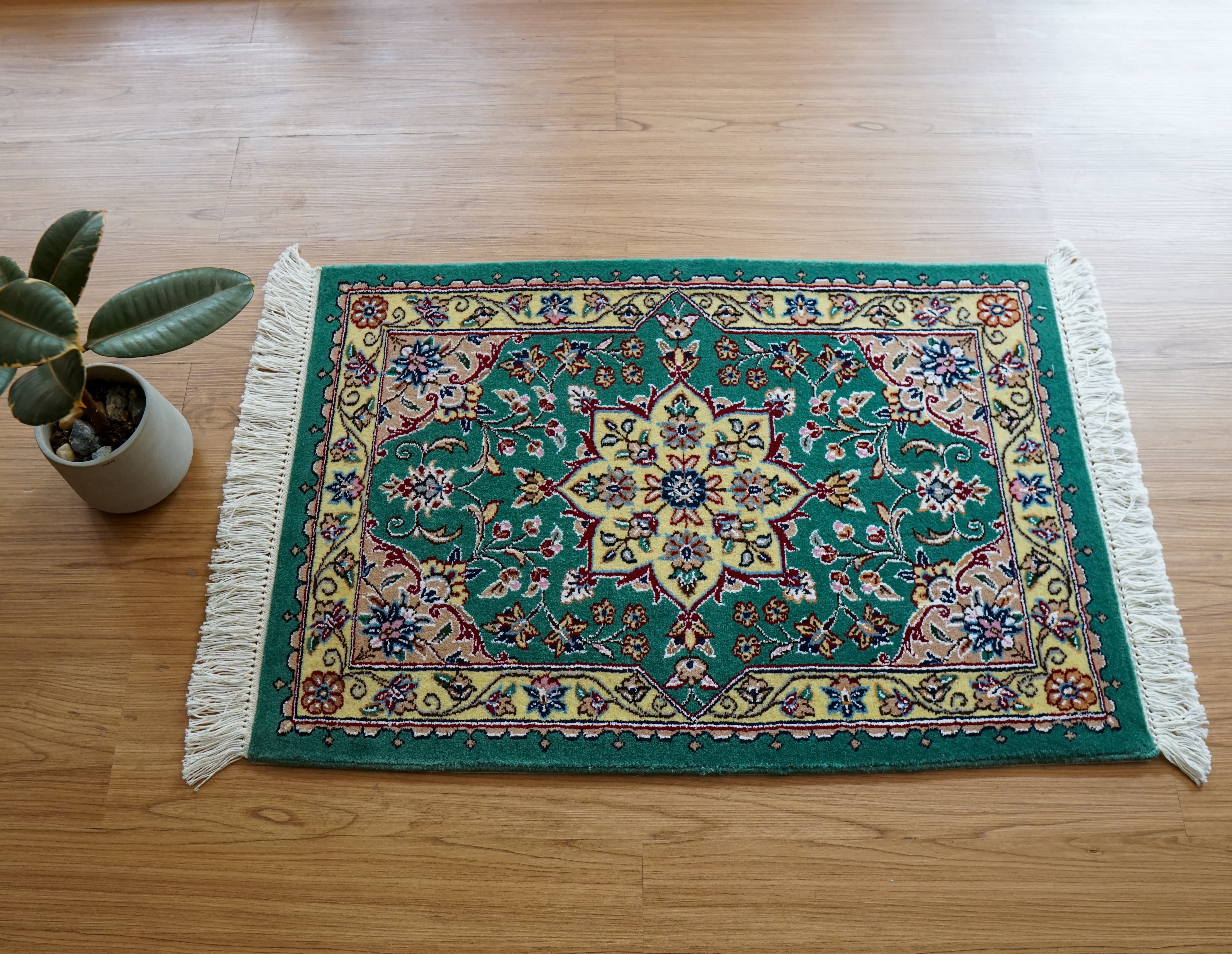 117×78cm【ペルシャ手織り絨毯 Moud 】 | Decorworks 117×78cm【ペルシャ手織り絨毯 Moud 】 | Decorworks
