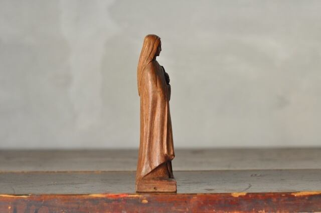 聖テレーズ木彫り像