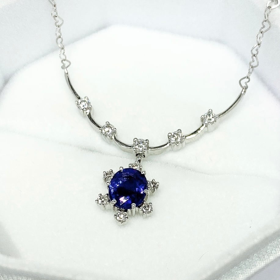 天然バイオレットサファイア1.369ct 天然ダイヤモンド0.39ct K18WG 鑑別書付 | VENUS TEARS イオンモール柏店  powered by BASE