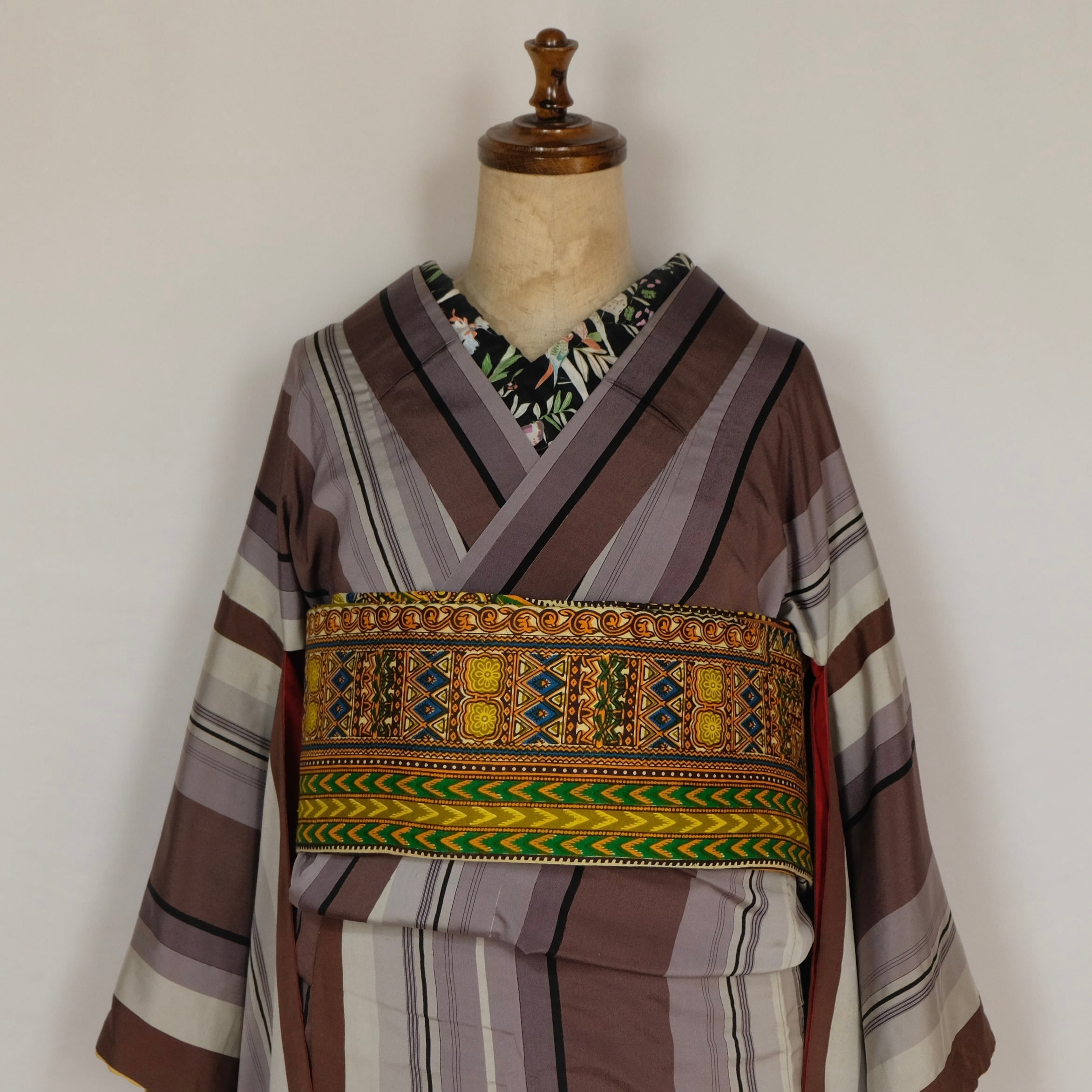 袋帯】生成り×紫×青緑/鳳凰・花菱・菊文様/上品な縦縞デザイン/