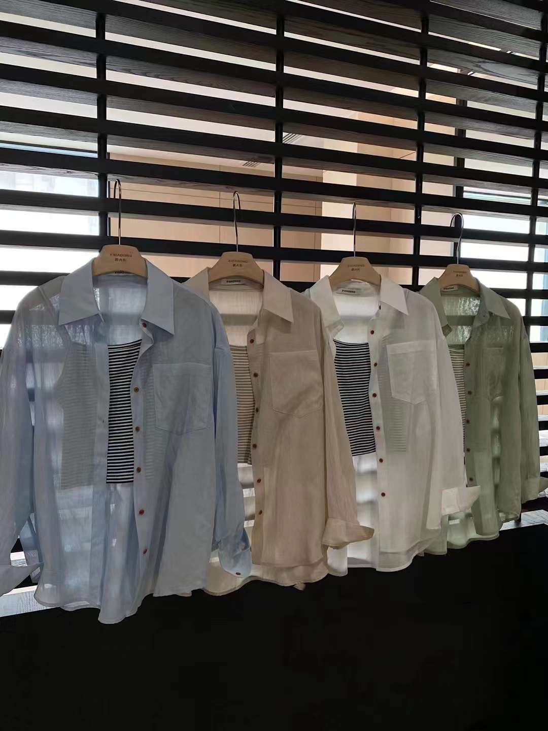 キャミセットシアーブラウス　AJ22155-2395