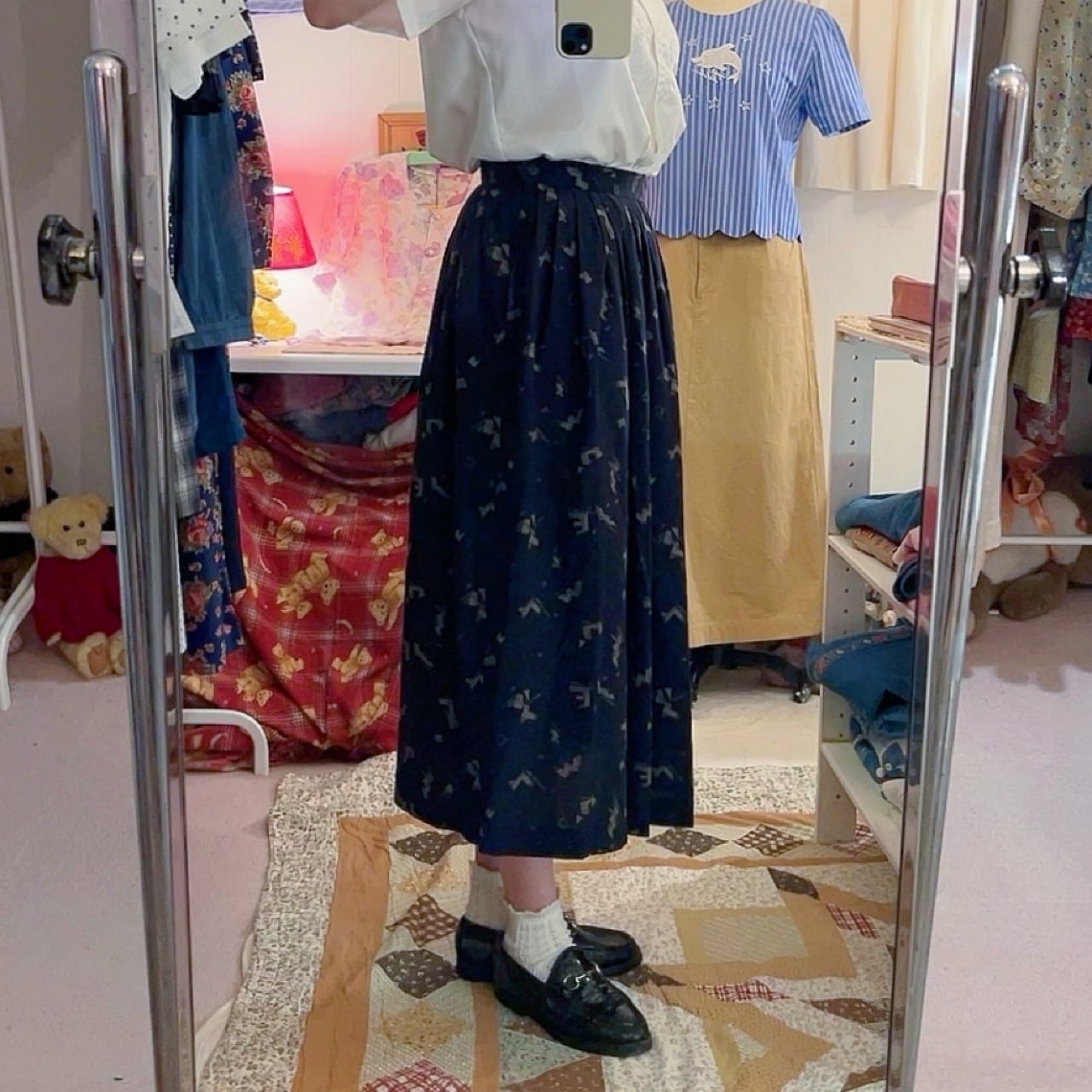 geometric pattern tuck skirt