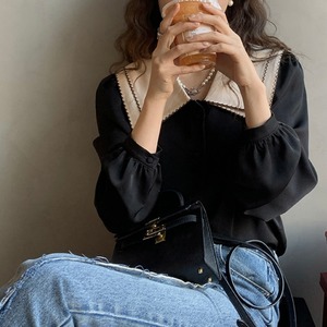 ダブルセーラー風ビッグカラー
サテンブラウス　A1353