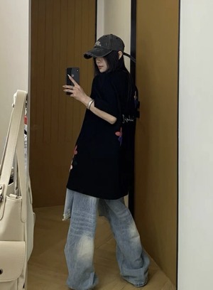 OISIS032 レザーフラワーパッチロゴTシャツ