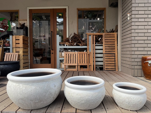 【睡蓮鉢、中サイズ、送料無料】オリジナル睡蓮鉢！外側柄つき！内側黒塗装（直径34㌢高さ24㌢、満水15㍑）