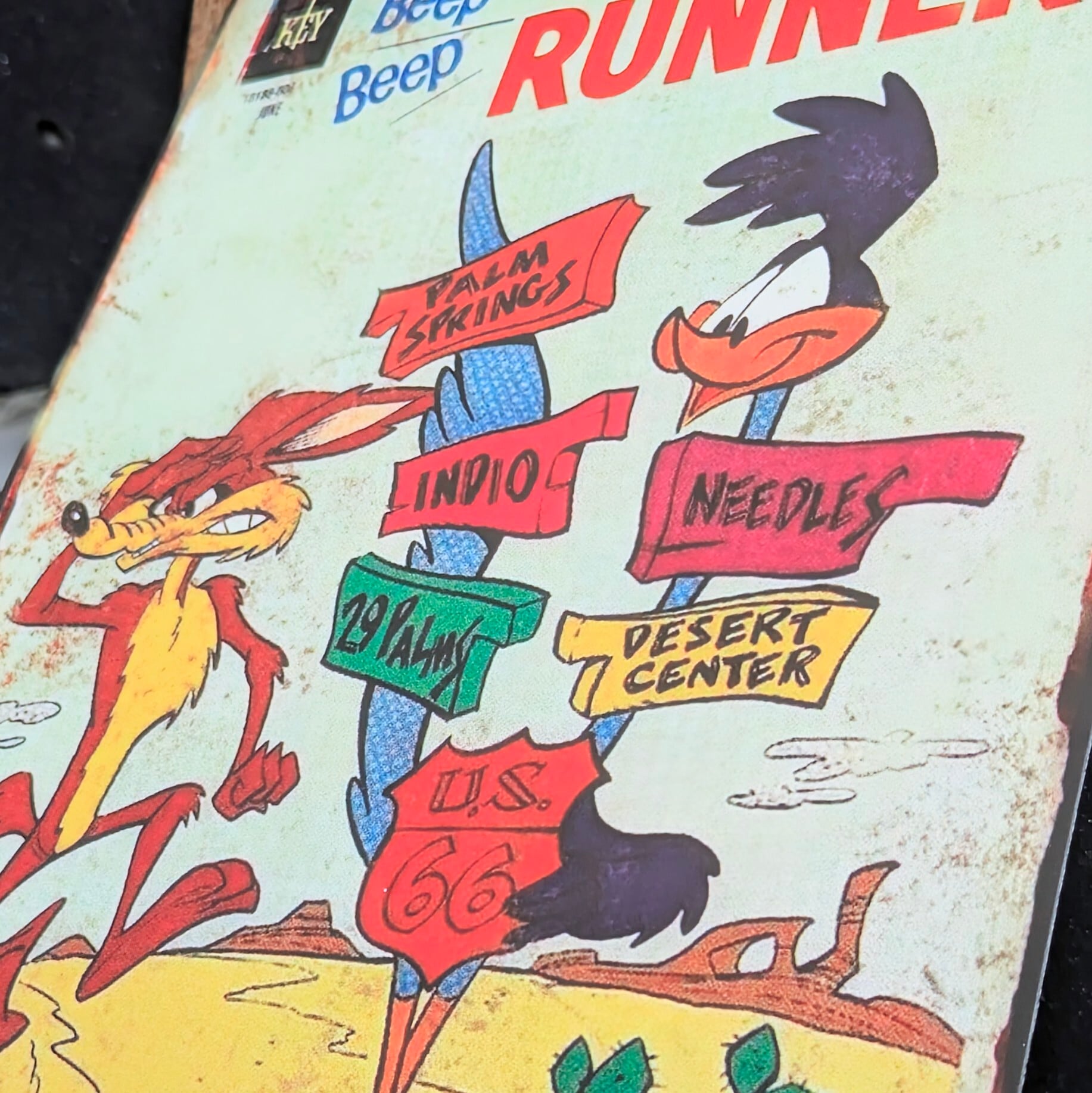 送料無料！ちょうどいいブリキ看板【 Looney Tunes （ ルーニー・テューンズ ）】ワイリー・コヨーテ / ロード・ランナー /  METAL SIGN / メタルサイン / ブリキ看板 / サインボード / ビンテージ加工 〚アメリカン雑貨 アメトイ〛
