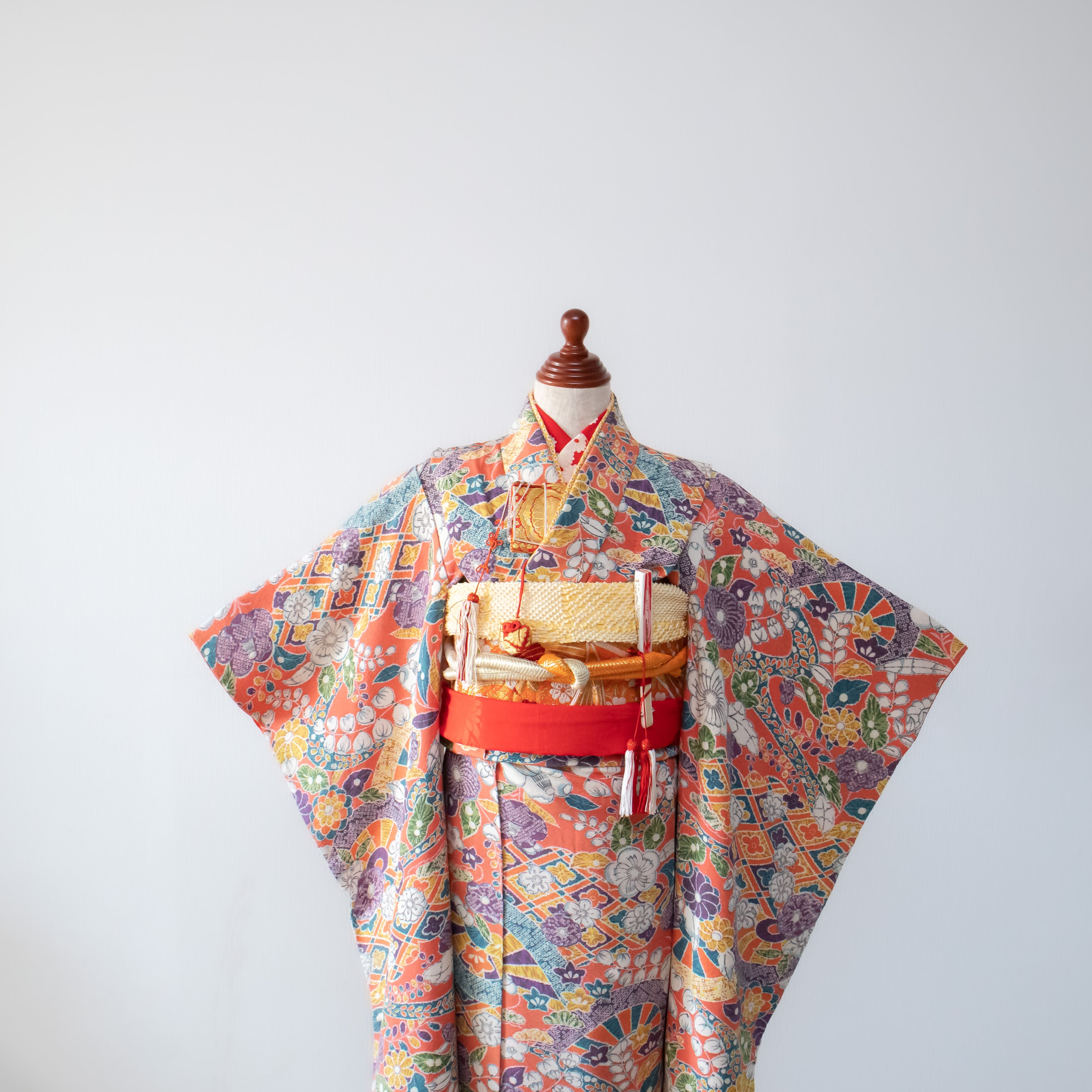 子供着物 七五三 7歳〜 正絹 総絞り柄 蝶 辻ヶ花 こども 子供着物 七五三 7歳〜 正絹 総絞り柄 蝶 辻ヶ花 こども