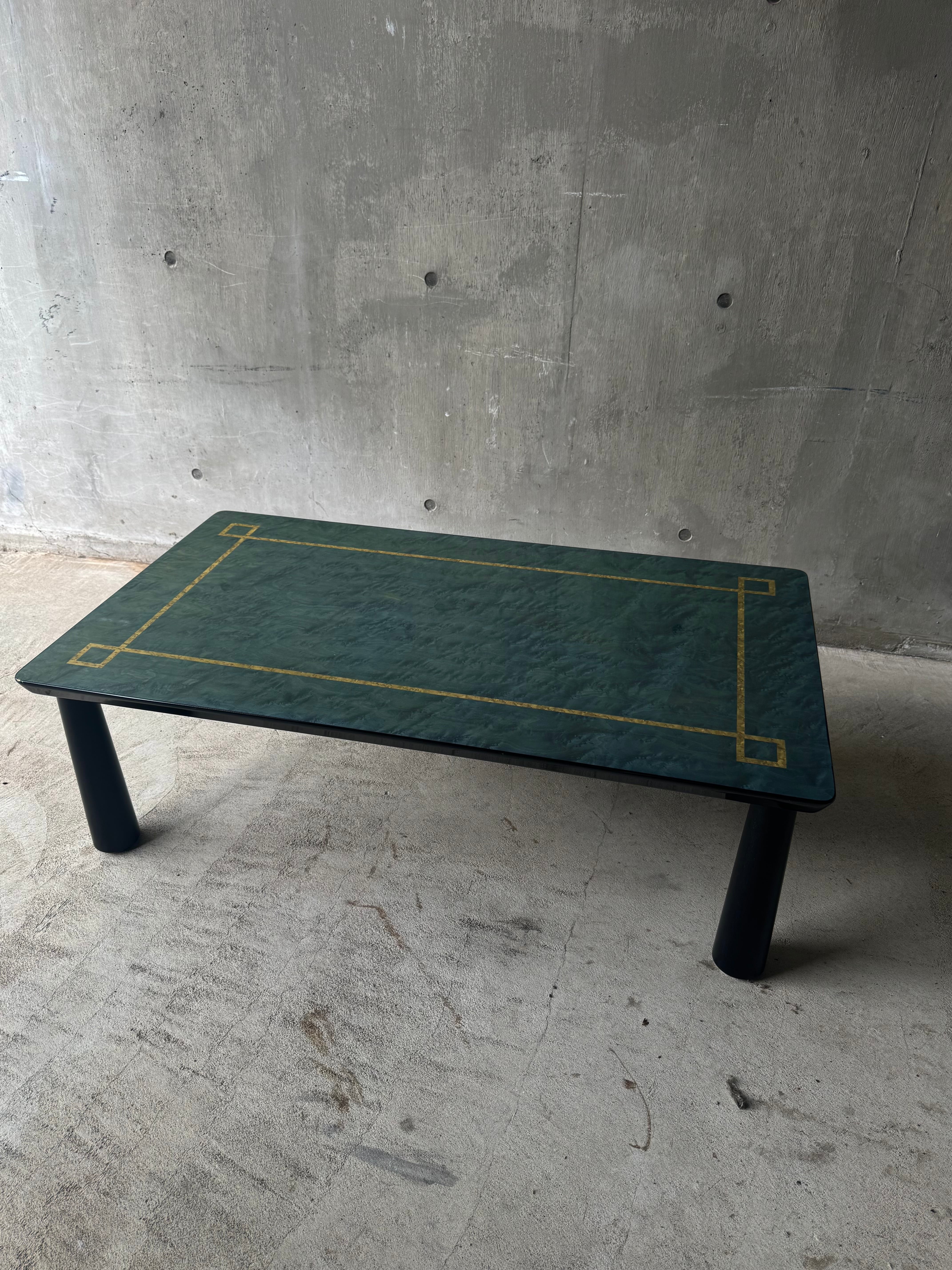 Round Triangle Table | No Rest