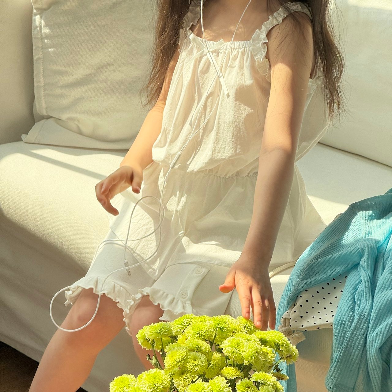 [ninibello] Capri Frill Pants / [니니벨로] 카프리프릴팬츠