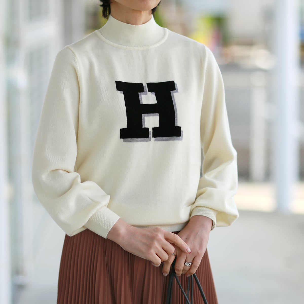 Maglia Plus / マリア プラス インターシャ「H」 モックネック ニット トップス