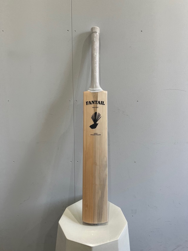 Fantail Cricket English Willow Grade 2 Bats Harrow -Navy Retro 2501