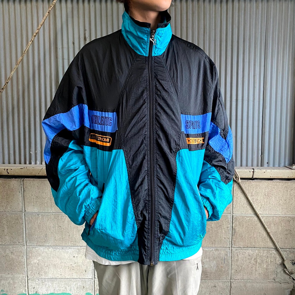 古着 90年代 厚けれ プーマ PUMA バックプリント ナイロンジャケット 