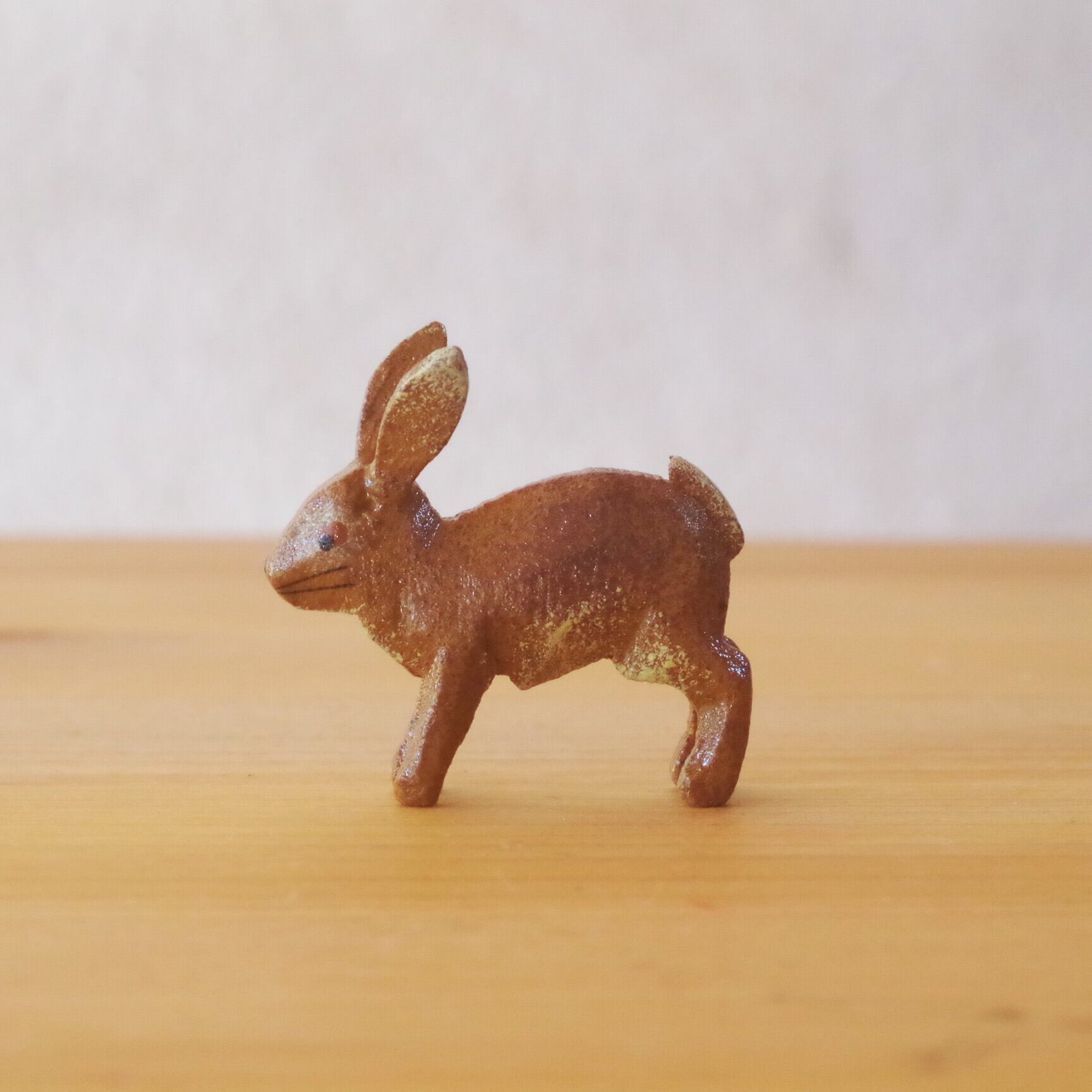 ヴェルナー 歩くウサギ（6.5サイズ） | 木のおもちゃ専門店 おもちゃ箱