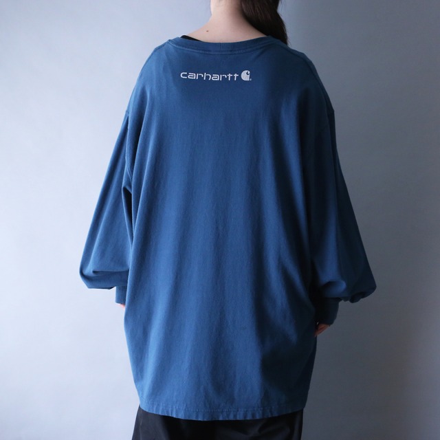 "Carhartt" sleeve logo printed design over silhouette l/s tee